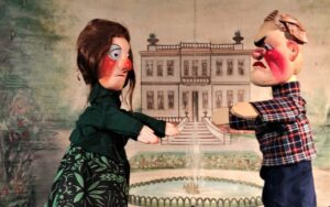 Guignol et Gnafron discutent