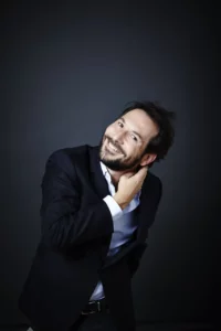 régis Mailhot se gratte le cou