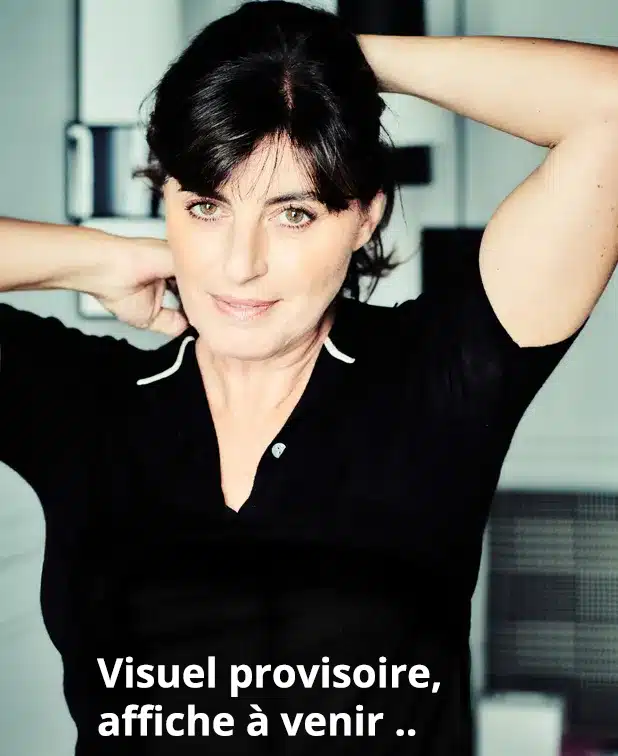 Portrait de Sandrine Sarroche Mention ajoutée "visuel provisoire, affiche à venir"