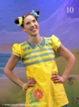 Photo de la souriante Stéphanie Pierron dans Les vacances de Capucine