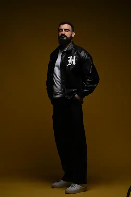 Umut Koker en photo sérieuse