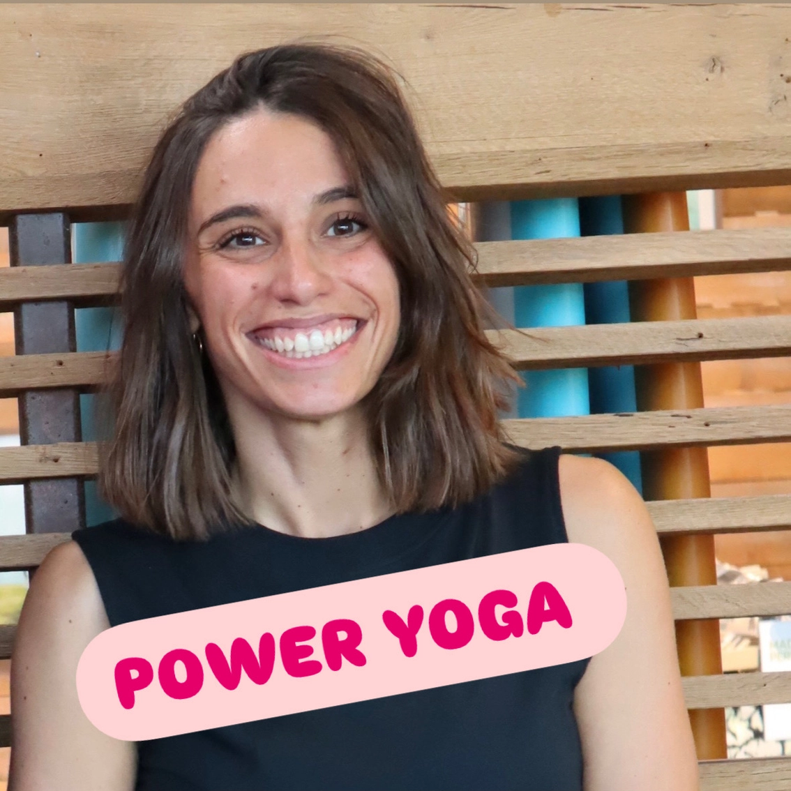 Portrait de Fauve votre professeur de power Yoga au BiJ STUDIO à Biarritz