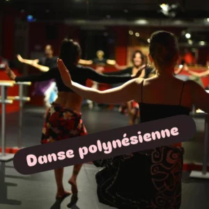 Photo d'un curs de danse polynésioenne avec Elodie professeure à Biarritz