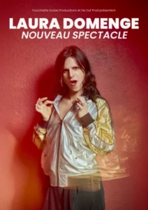 Affiche pour Laura Domenge, photo d'elle en blouson, bouche ouverte, blazer doré